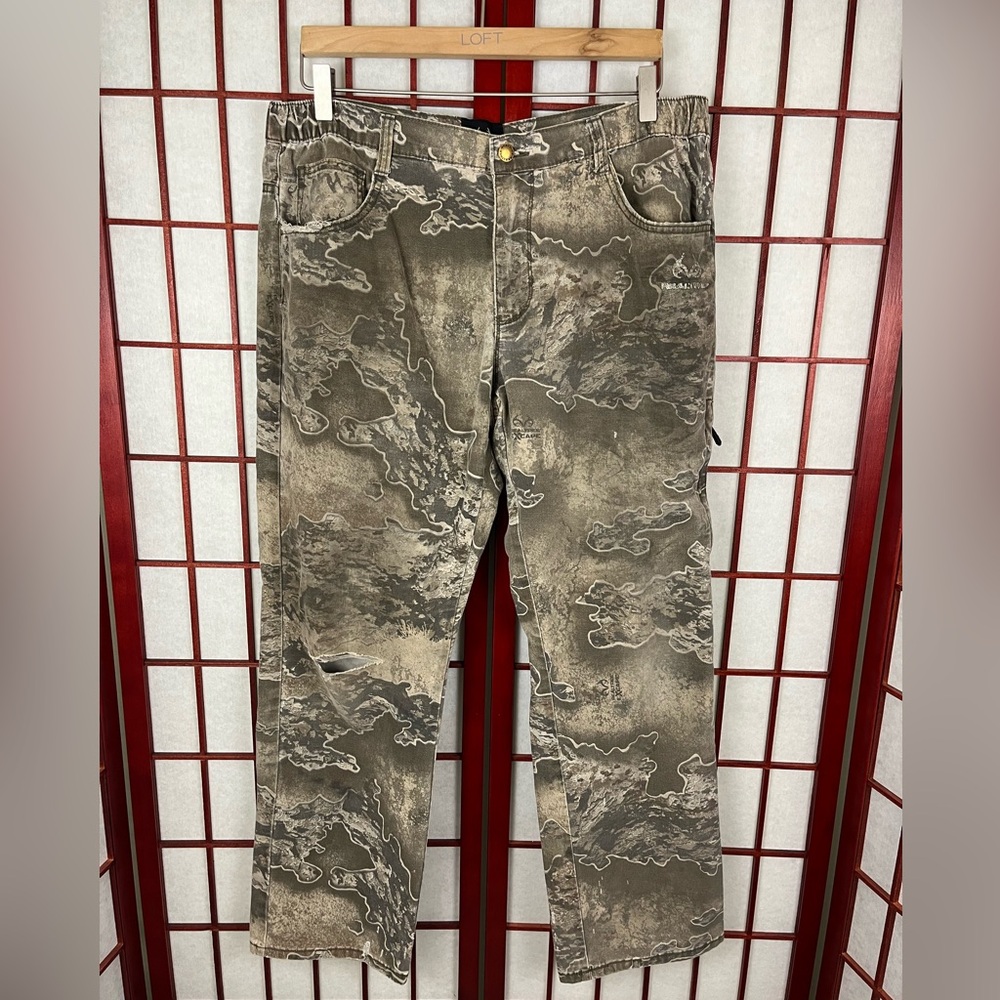 Real tree Camouflage Relaxed Fit Hunting Pants